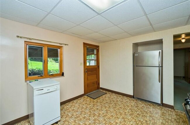 Foto del edificio - 5331 Old Logan Ferry Rd