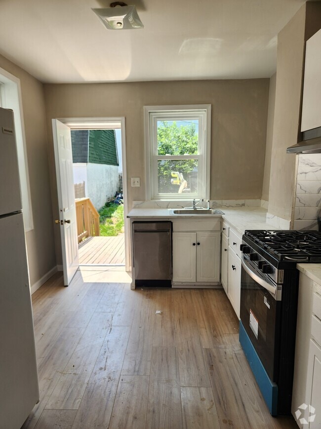 316 Woodbine Ave