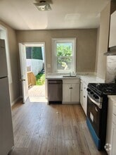 Building Photo - 316 Woodbine Ave