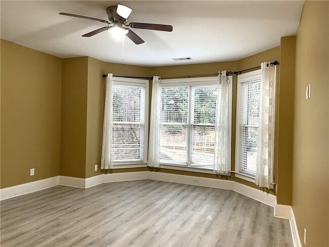 Building Photo - 3816 Chamblee Dunwoody Rd