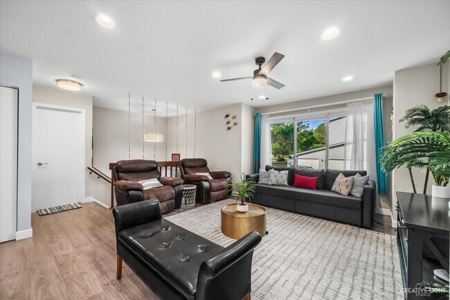 Foto del edificio - 381 Park Ridge Ln
