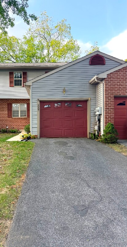 Primary Photo - 2007 Acorn Dr