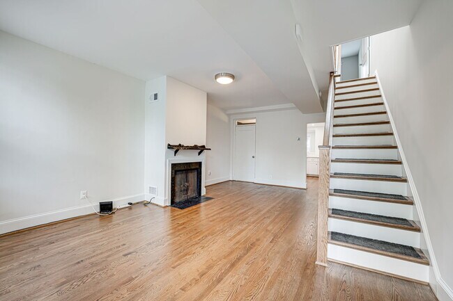 Foto del edificio - 811 Kentucky Ave SE