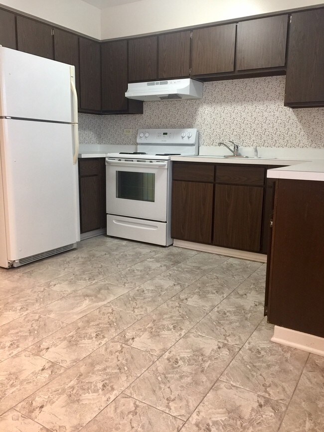 Kitchen 2 - 350 Prairie Ave