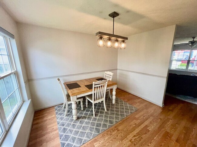 Building Photo - 203 Bruton Dr, Williamsburg, VA 23185