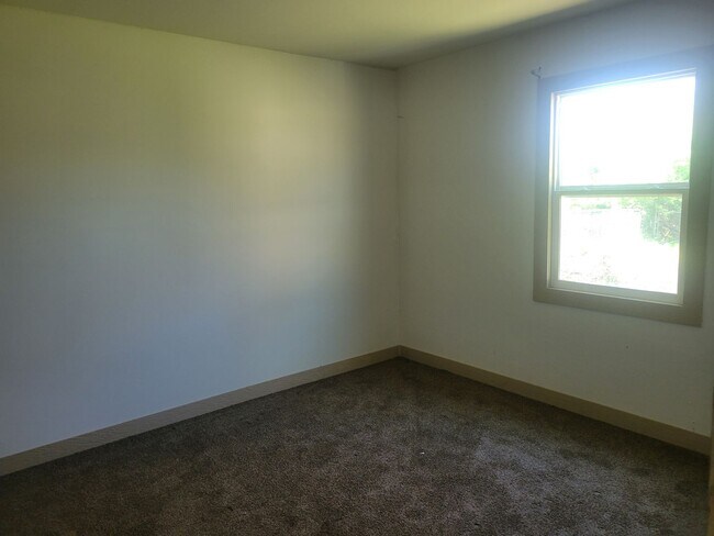 Foto del edificio - 2 Bedroom House Backyard!