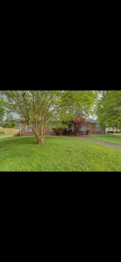Primary Photo - 36 Leslie Dr