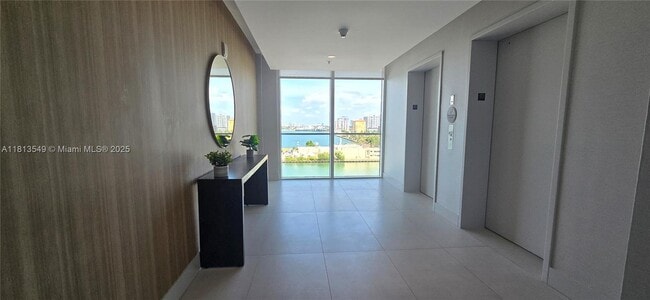 Building Photo - 7910 Harbor Island Dr