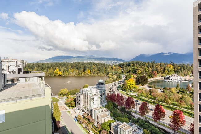 Building Photo - Harbourview