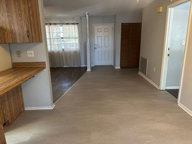 Foto del edificio - 3 Bedroom 2 Bath Pool Home in Mt Dora