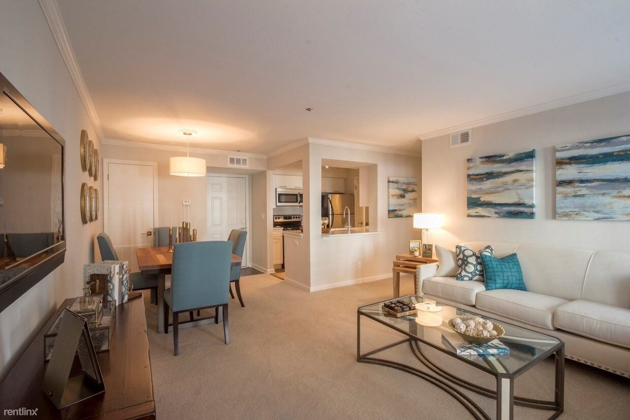 Foto principal - 5479 Glenridge Cv NE
