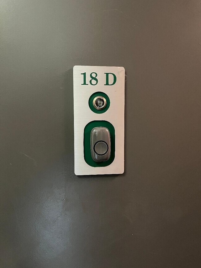 Foto del edificio - 7004 BLVD E