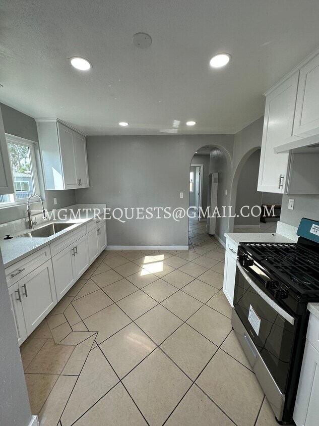 Foto principal - 11617 Kornblum Avenue, Unit 11621