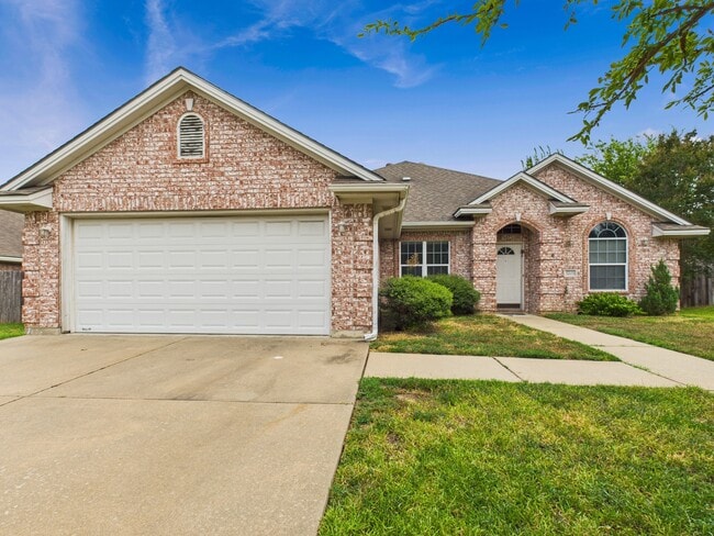 Building Photo - 3203 Von Trapp Ln