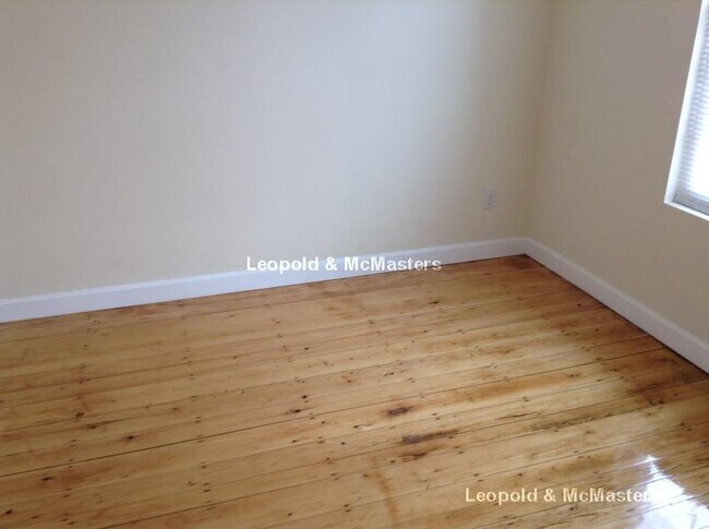 Building Photo - 233 Boylston St
