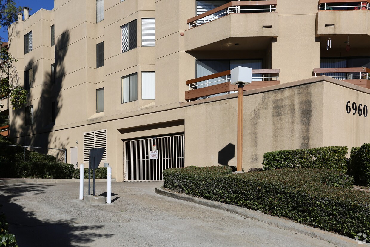 Lomas Del Cerro Apartments in San Diego, CA