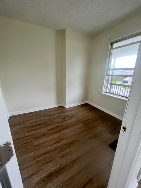 Building Photo - 123 Glenrich Ave