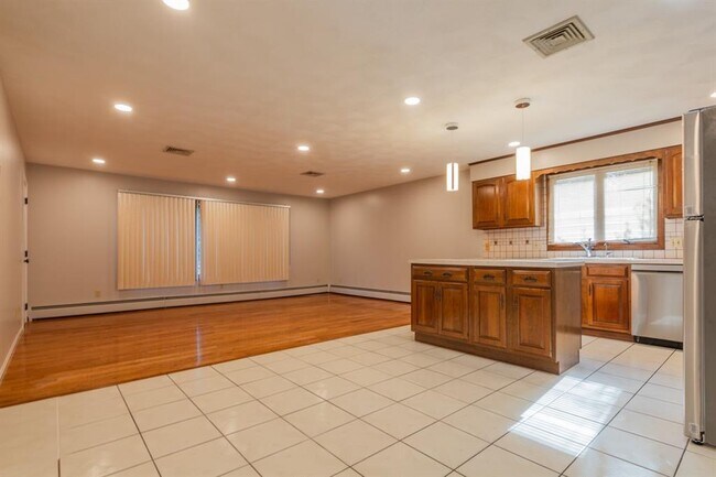 Building Photo - 68 Virginia Ln
