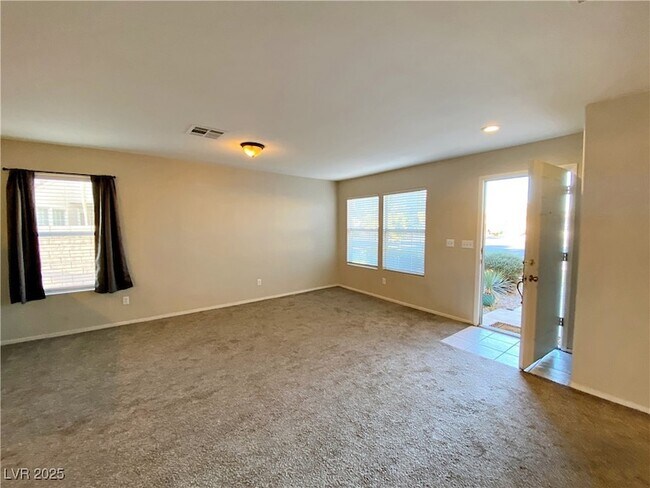 Foto del edificio - 1037 Cedar Pines St