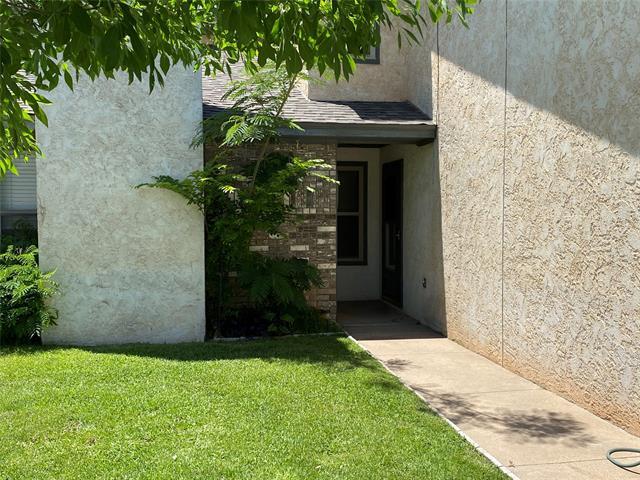Building Photo - 3710 Crossroads Dr