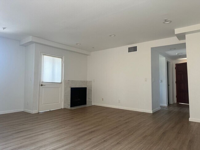 Foto del edificio - 1137 N Louise St