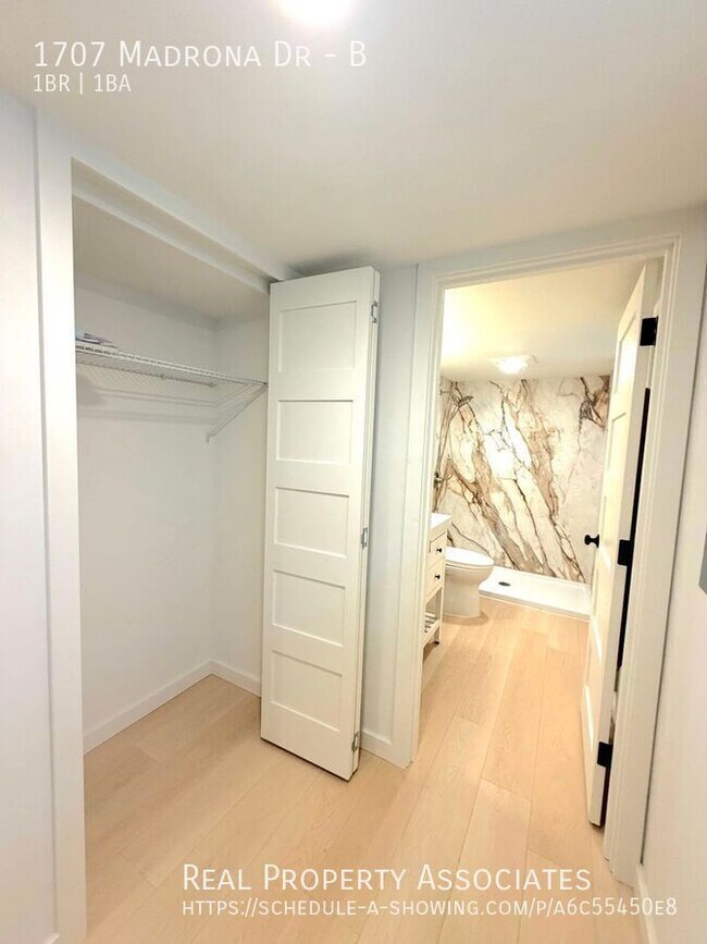 Foto del edificio - 1707 Madrona Dr