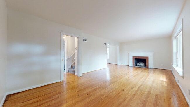 Building Photo - 8115 Westmoreland Ave