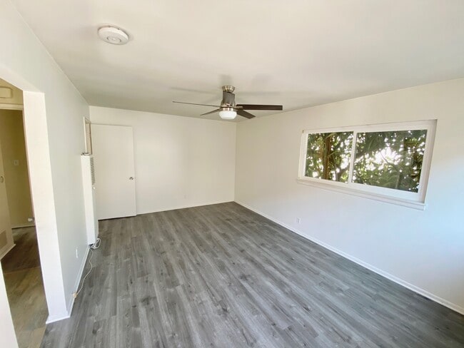Living Room - 1606 S Bundy Dr