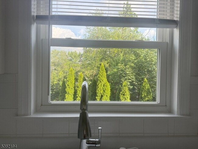 Building Photo - 747 Linden Ave