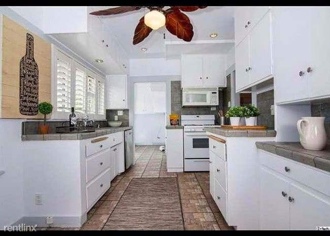 Building Photo - 3 br, 2 bath House - 13631 Sunset Drive