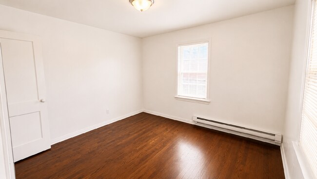 Foto del edificio - 2-Bed, 1- Bath Brick Home For Rent