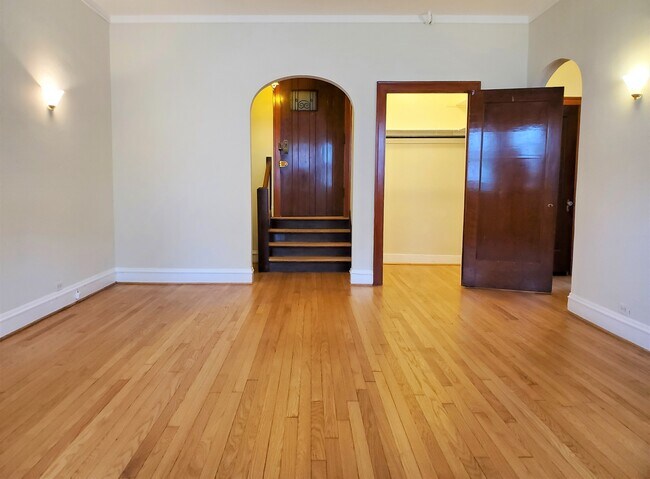 Foto del edificio - 4927 N Rockwell St