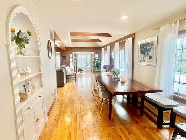 Foto del edificio - 205 Pine Ave