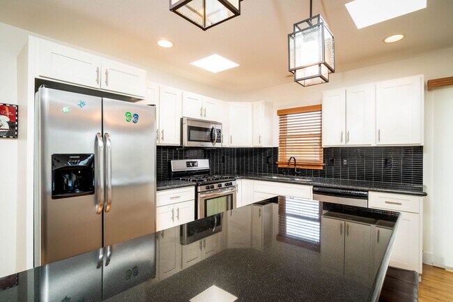 Foto del edificio - WAHIAWA TOWN: 4-BED, 2-BATH AVAILABLE EARLY NOV!