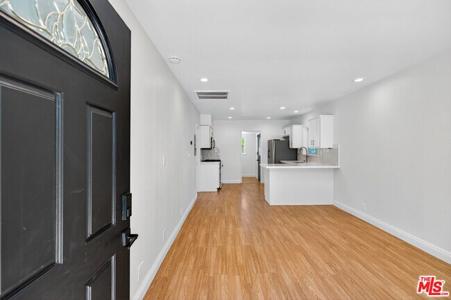 Foto del edificio - 925 Marine St
