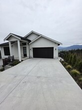 Building Photo - 50497 Kingston Dr