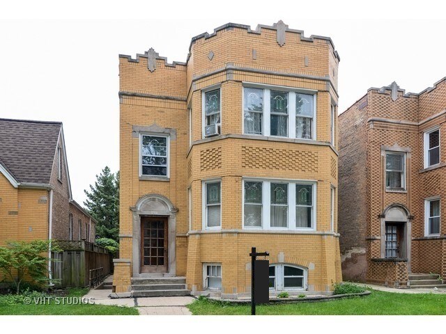 Foto principal - 5057 W Newport Ave