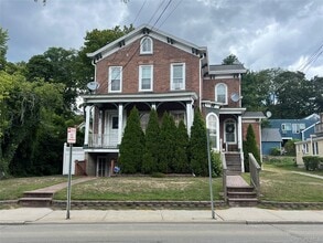 Building Photo - 507 Main St
