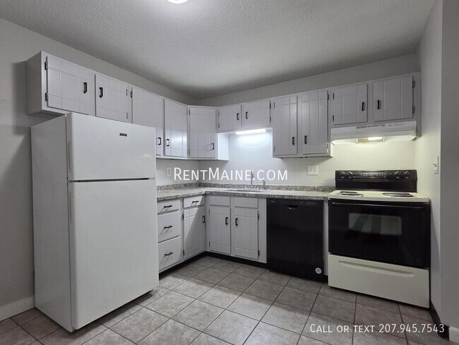 Foto del edificio - 10 Tall Pines Dr