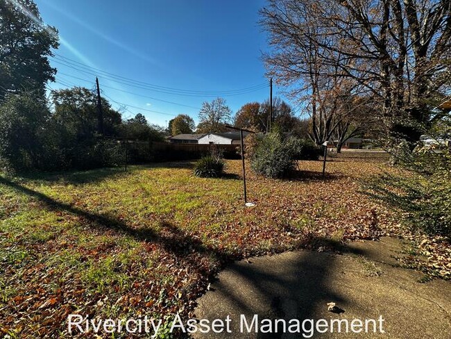 Building Photo - This home won't last long! Beautifully ren...