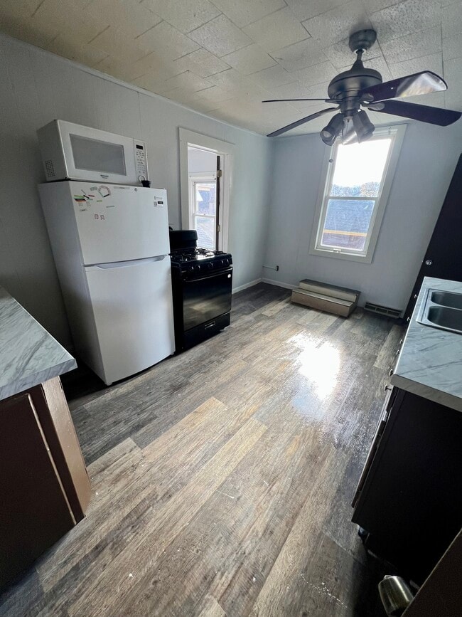 Building Photo - 1 Birch St