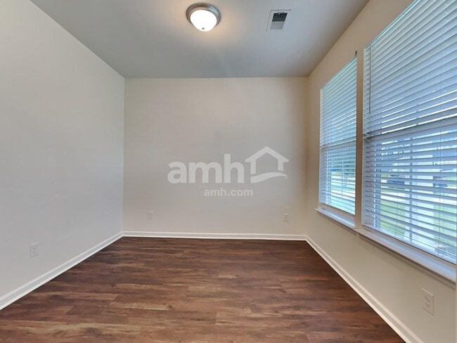 Building Photo - 1360 Hermitage Ln