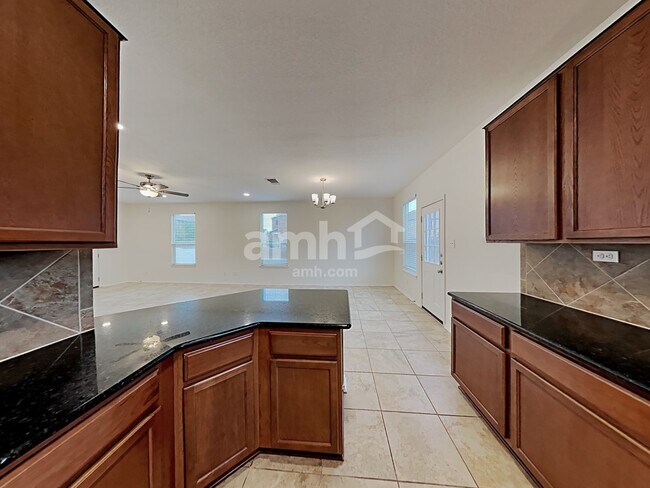 Building Photo - 135 Bass Ln