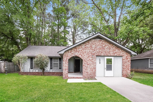 Building Photo - 209 Bluebell Ave