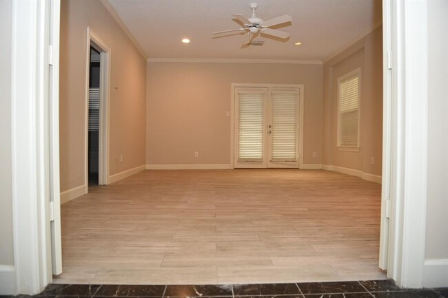Building Photo - 2633 Westgate Dr