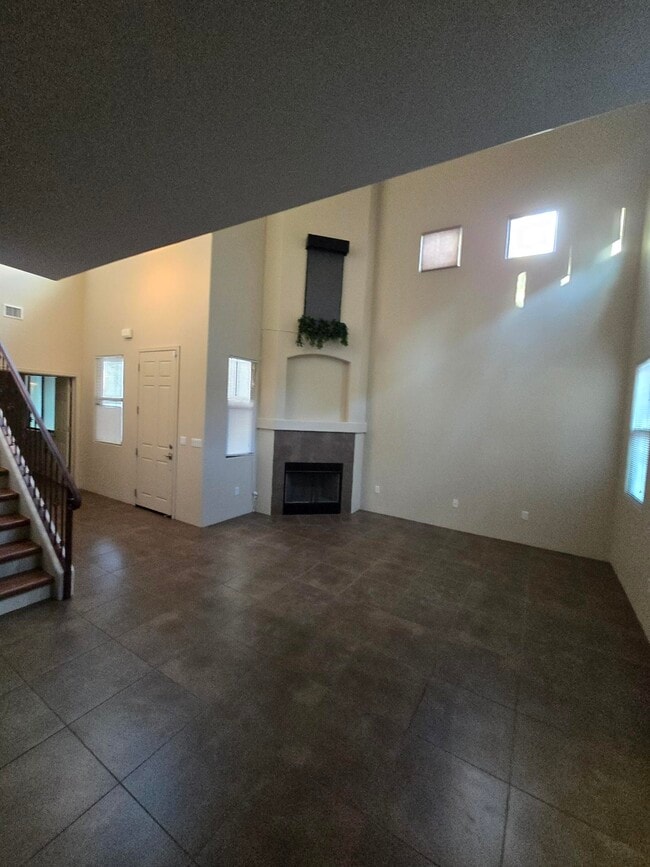 Building Photo - 402 E Croydon Park Rd