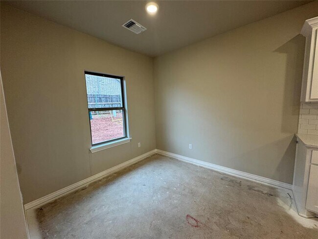 Building Photo - 6812 Labelle Dr