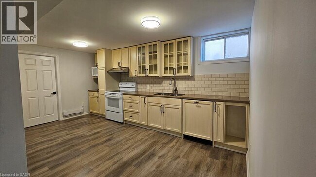 Photo du bâtiment - 110 Abbot Dr