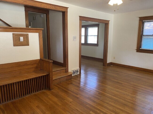Foto del edificio - 908 SW 12th St