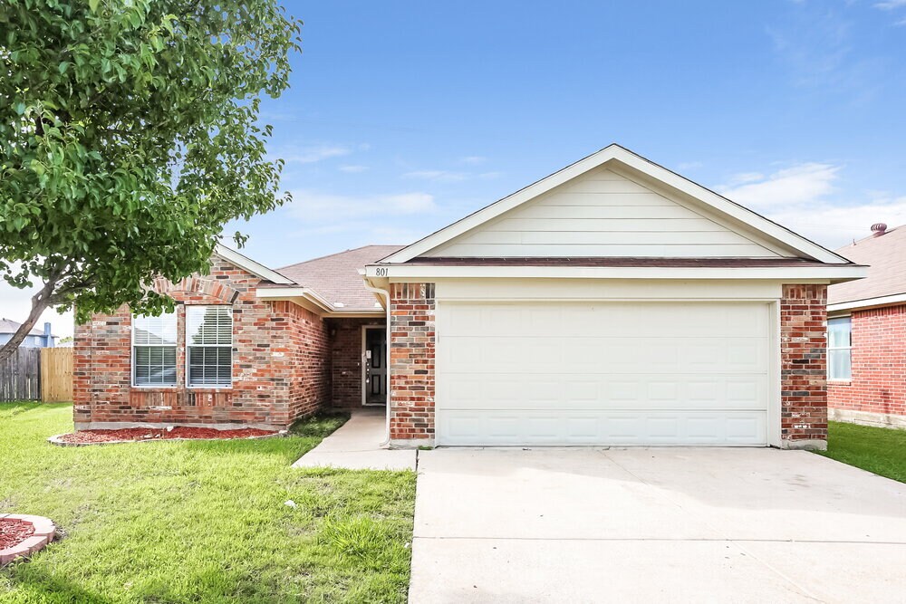 Primary Photo - 801 Buttercup Ln